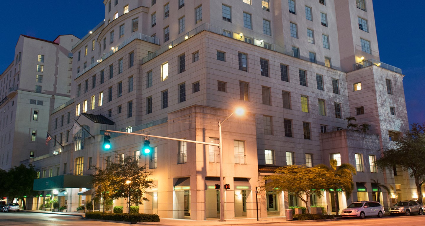 hotel colonnade exterior