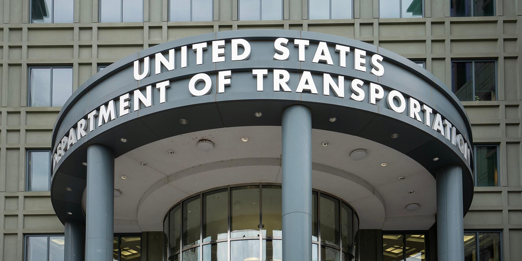photo of exterior USDOT building
